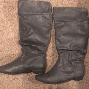 Grey boots